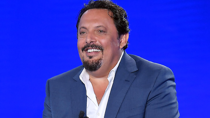 "Ridere &egrave; un atto rivoluzionario": Enrico Brignano si "confessa" prima della tappa a Messina