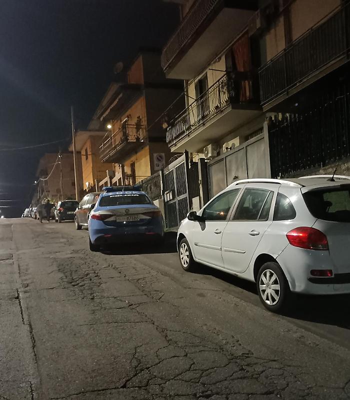 Spari a Catania: ventottenne ferito al piede sotto casa
