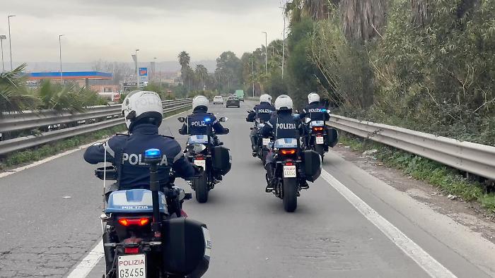 Sette giorni in moto con gli agenti di polizia di Catania: &laquo;Immagini senza filtri&raquo;