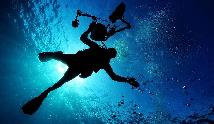 Sub morti alle Maldive, il maltempo frena il recupero di quattro corpi nella grotta