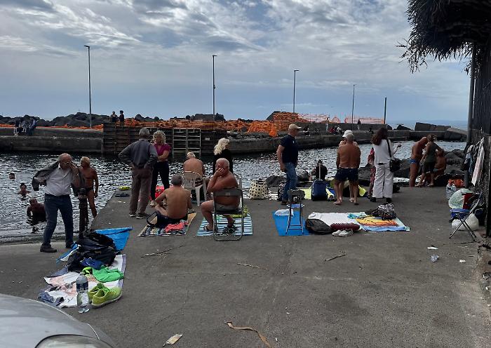 Una domenica di sole timido e acqua fredda: a Catania gli amanti della tintarella sono rimasti delusi 