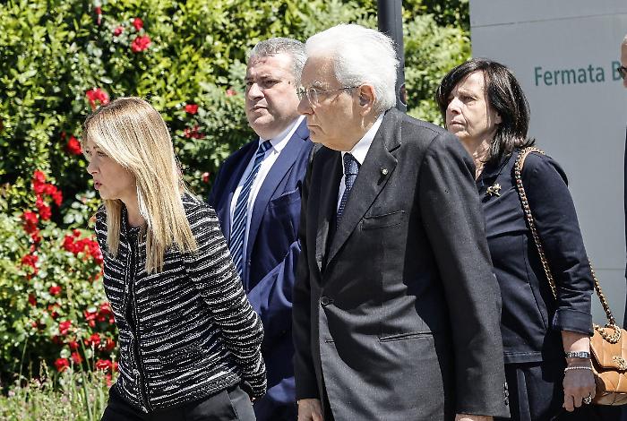 Attacco a Modena, Meloni rientra in Italia: oggi in citt&agrave; con Mattarella. Il dolore della comunit&agrave;