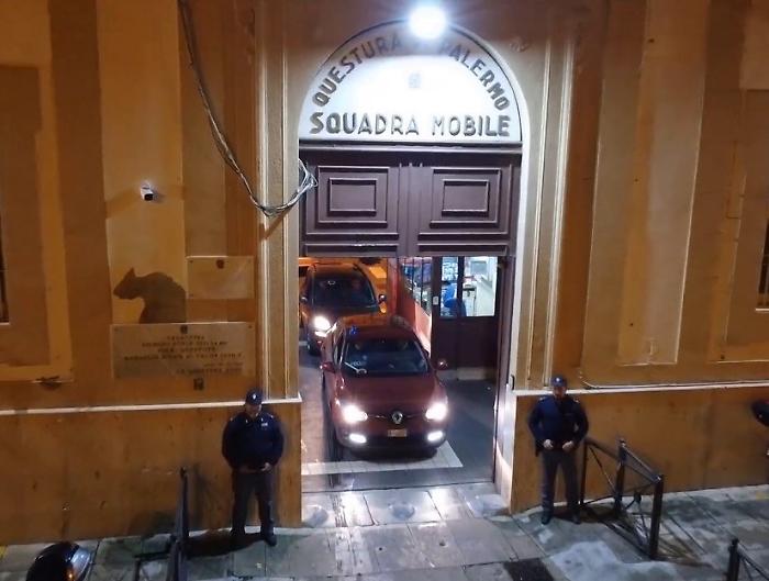 Rapina in un centro scommesse a Palermo, scattano tre arresti