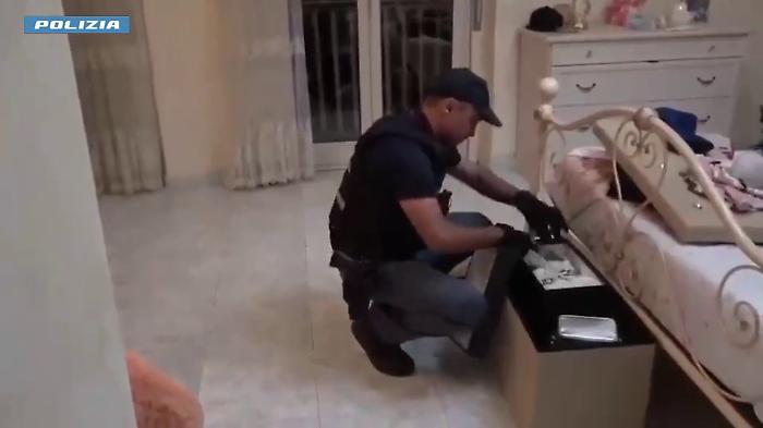 Mafia, droga, sparatorie risse e e concerti vietati: la polizia arresta 4 persone a Catania