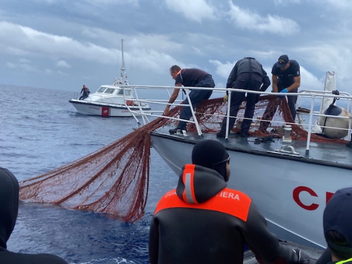 A Capo Peloro rimossa dal fondale una rete da pesca lunga 200 metri