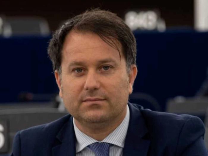 Milazzo contro La Vardera: "Garantista a convenienza", la replica: "Sei uno stigghiolaro"