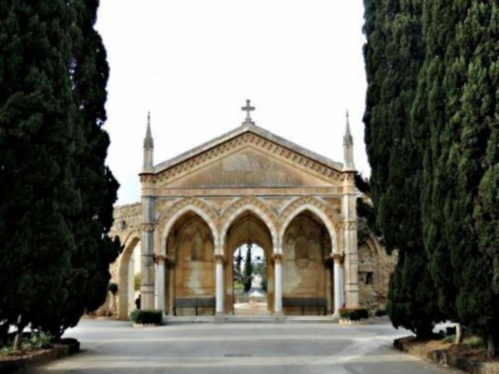 Caltagirone: contenzioso con la ditta, ma servizi cimiteriali garantiti