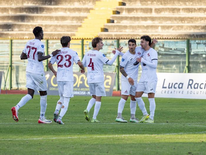 Incubo Acireale, sconfitta e contestazione: granata con problemi difensivi e imprecisi in attacco