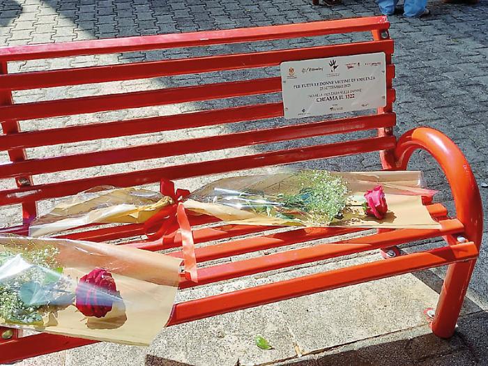 panchina rossa