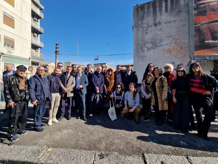 Catania, in via Curia svelato il murales contro il degrado