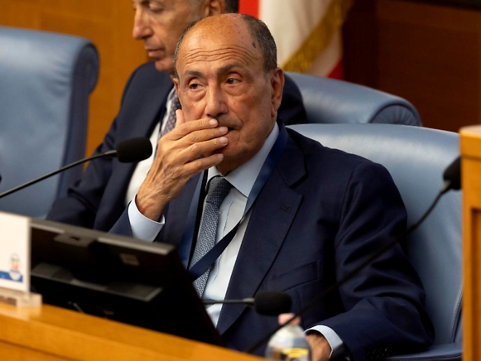 L&rsquo;ombra degli scandali sui risultati di Schifani e il rischio logoramento