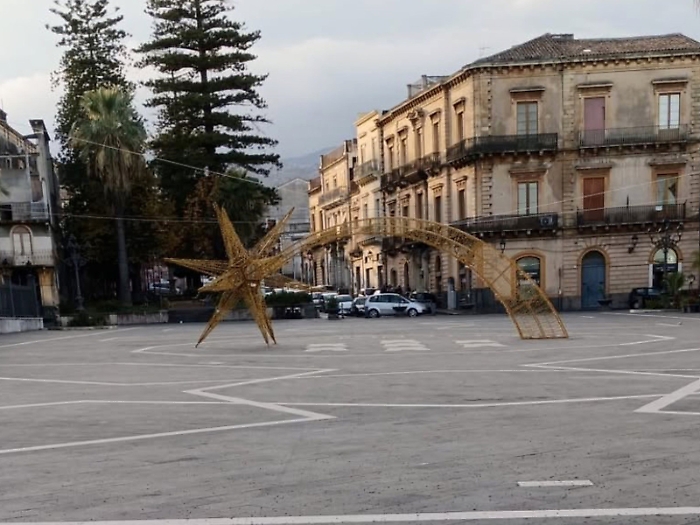 Giarre, la Stella Cometa che non &ldquo;illumina&rdquo; il Natale