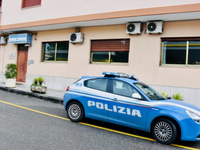 Con la cocaina sotto il giubbotto: arrestato pusher 38enne