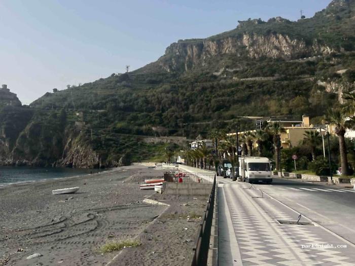 Corsa contro l'erosione: 470mila euro per ricostruire la spiaggia