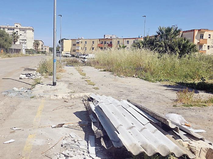 "Progetto quartieri", falsa partenza a Palermo: stop al diserbo e polemiche. L'opposizione: &laquo;Dal Comune solo uno spot elettorale&raquo;