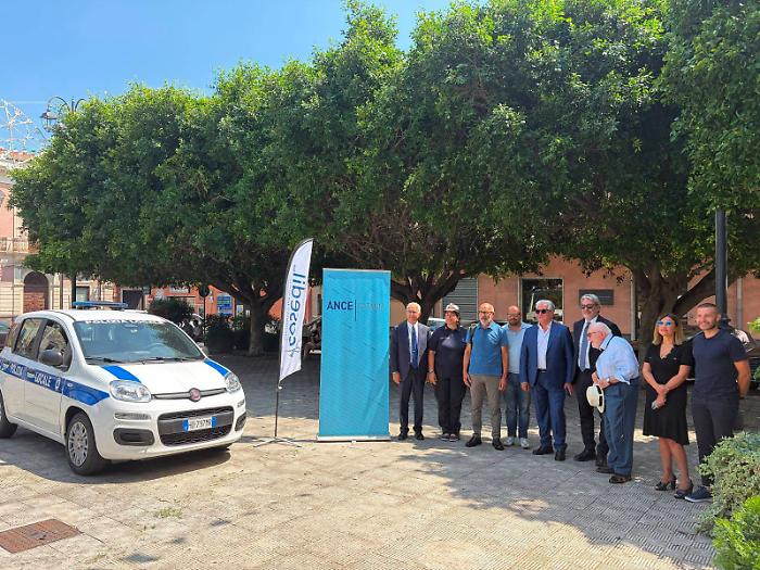 Cosedil e Ance Catania donano nuova auto alla polizia locale