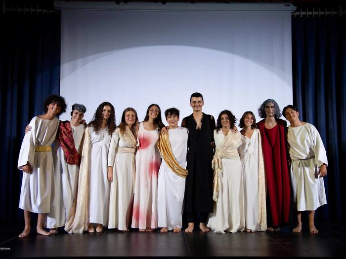 Dioniso tra i giovani: le Baccanti dell'INDA rinascono al Teatro Greco: &ldquo;Il teatro dai ragazzi per i ragazzi&rdquo;