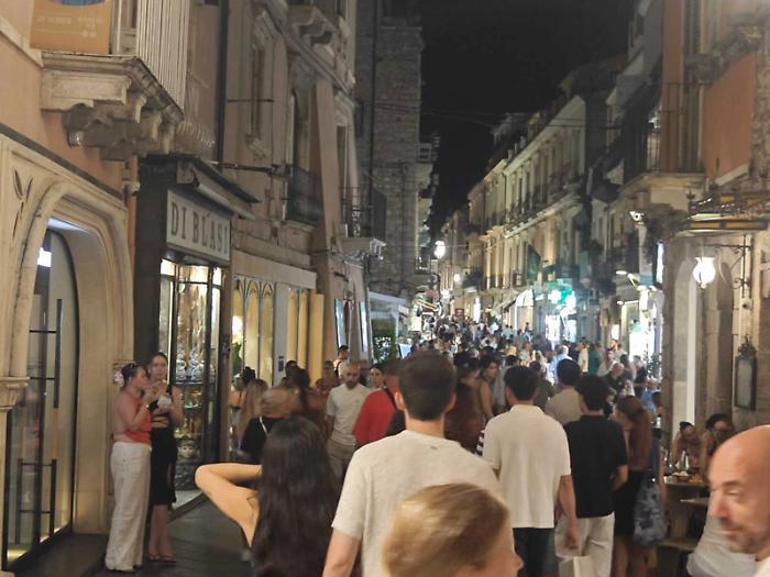 Sul corso Umberto in azione la &ldquo;banda degli orologi&rdquo;