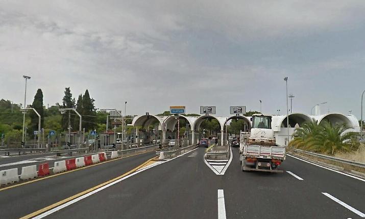 Il riciclaggio delle banconote frutto di rapina ai caselli dell'autostrada A18, due arresti e 8mila euro sequestrati