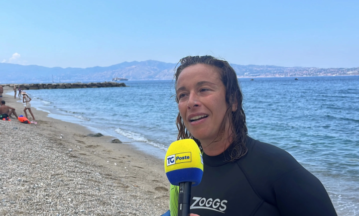 Debora Vissani attraversa lo Stretto: bracciate di solidariet&agrave; per la ricerca e l'inclusione